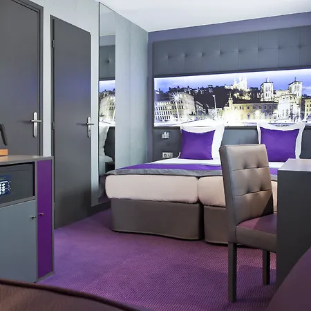 Hotel Des Savoies Perrache 3*