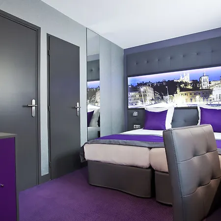 里昂佩拉什萨伏依酒店