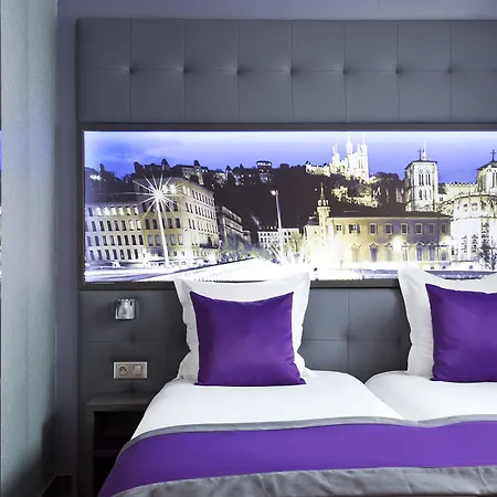 里昂佩拉什萨伏依酒店 3* 里昂