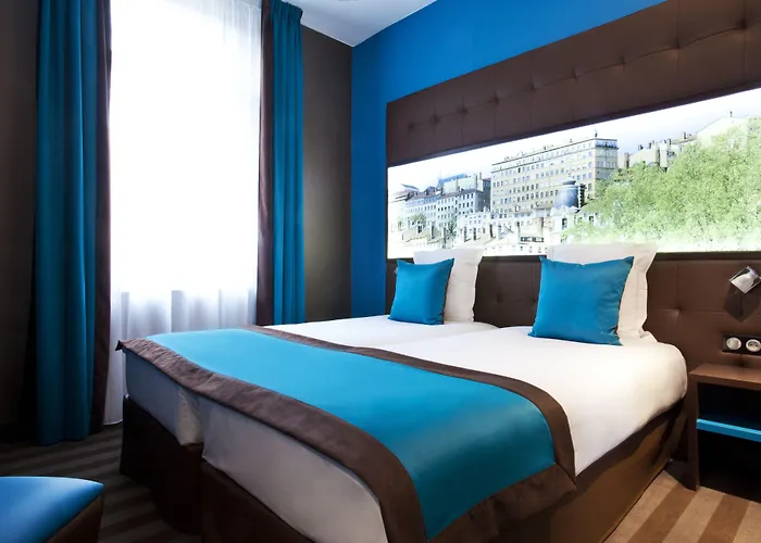 Hotel Des Savoies Perrache 3*