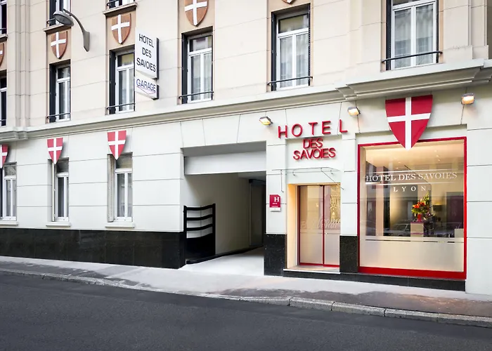 Hotel Des Savoies Perrache 3*